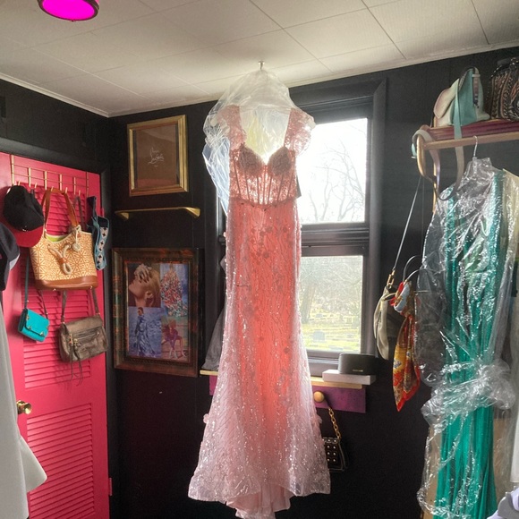 Meet your Posher - Picture 5 of 11